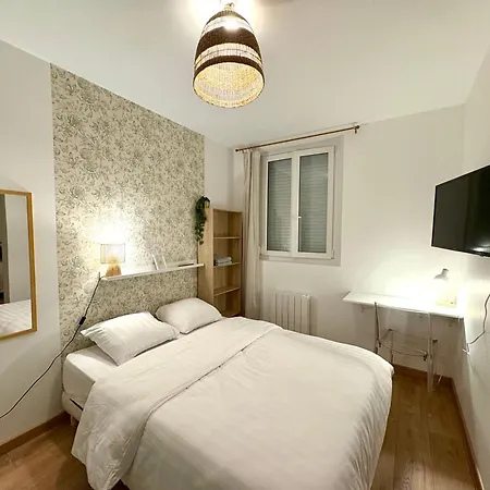 Maison - 2 Ch & 2 Sdb - Grand Jardin Et Parking Prive - Proche Metro *
